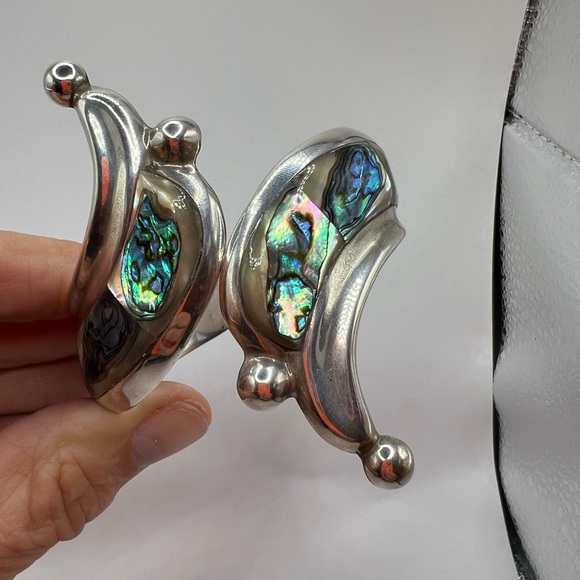 Very Unique Mexican designed silver mother of pearl blue/green hinged bracelet - Picture 3 of 8